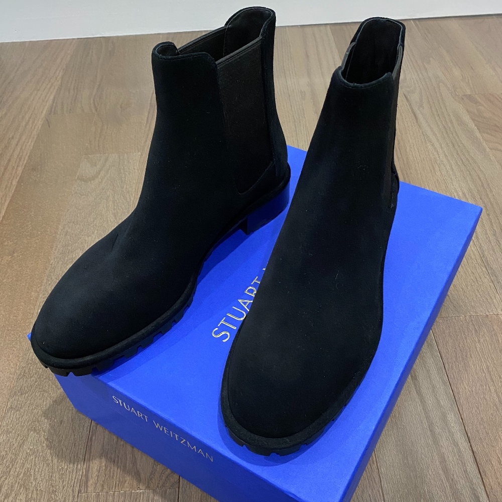 Stuart Weizman Laine Suede Chelsea Boots